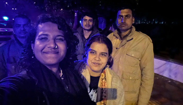 Ekta Thakur takes a selfie with the police officials on March 1, 2024. — X/ ektathakurvats/