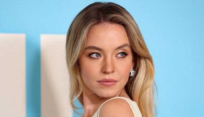 Sydney Sweeney confirms slim waist secret in SNL?