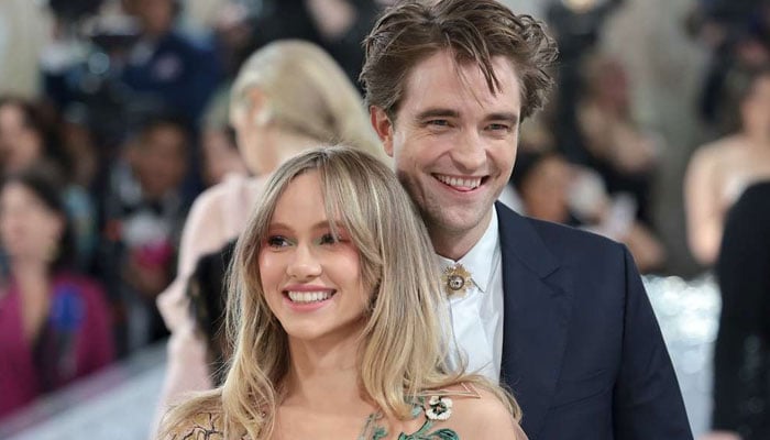 Robert Pattinson moves closer to taking big step in romantic life