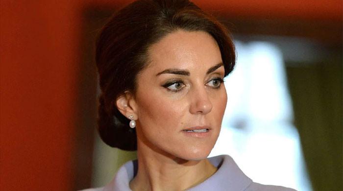 Kensington Palace issues first statement amid Kate Middleton photo