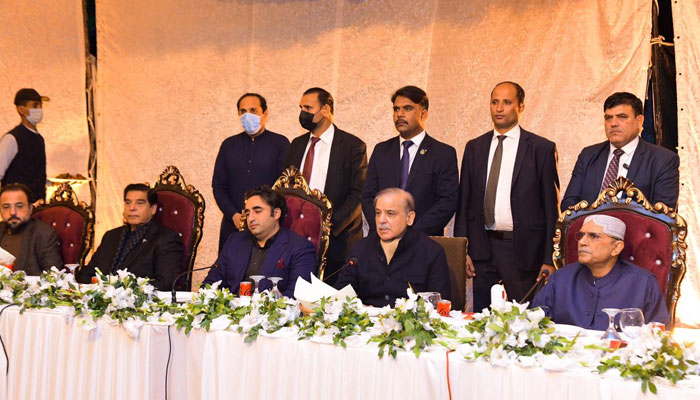Prime Minister Shehbaz Sharif speaks at a dinner hosted in honour of allied parties at the PM Office. — PMO