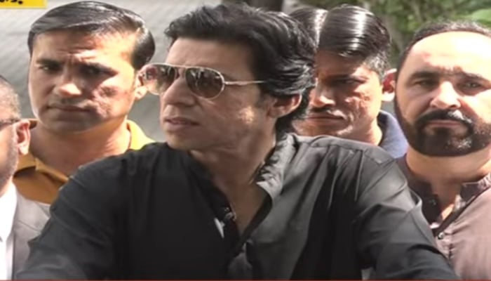 Former federal minister and Pakistan Tehreek-e-Insaf (PTI) leader Faisal Vawda is addressing media in Karachi on March 16, 2024. —Screengrab/Geo News