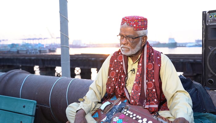 Fishermans Melody: Meet Karachi Port Grands viral Banjo artist