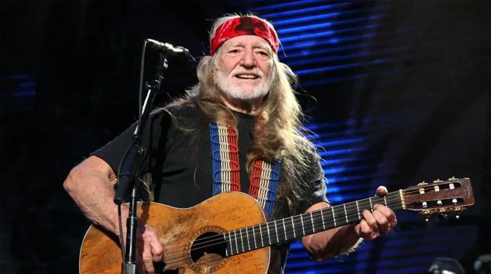 Willie Nelson receives appreciation from ACM on new song 'The Border'