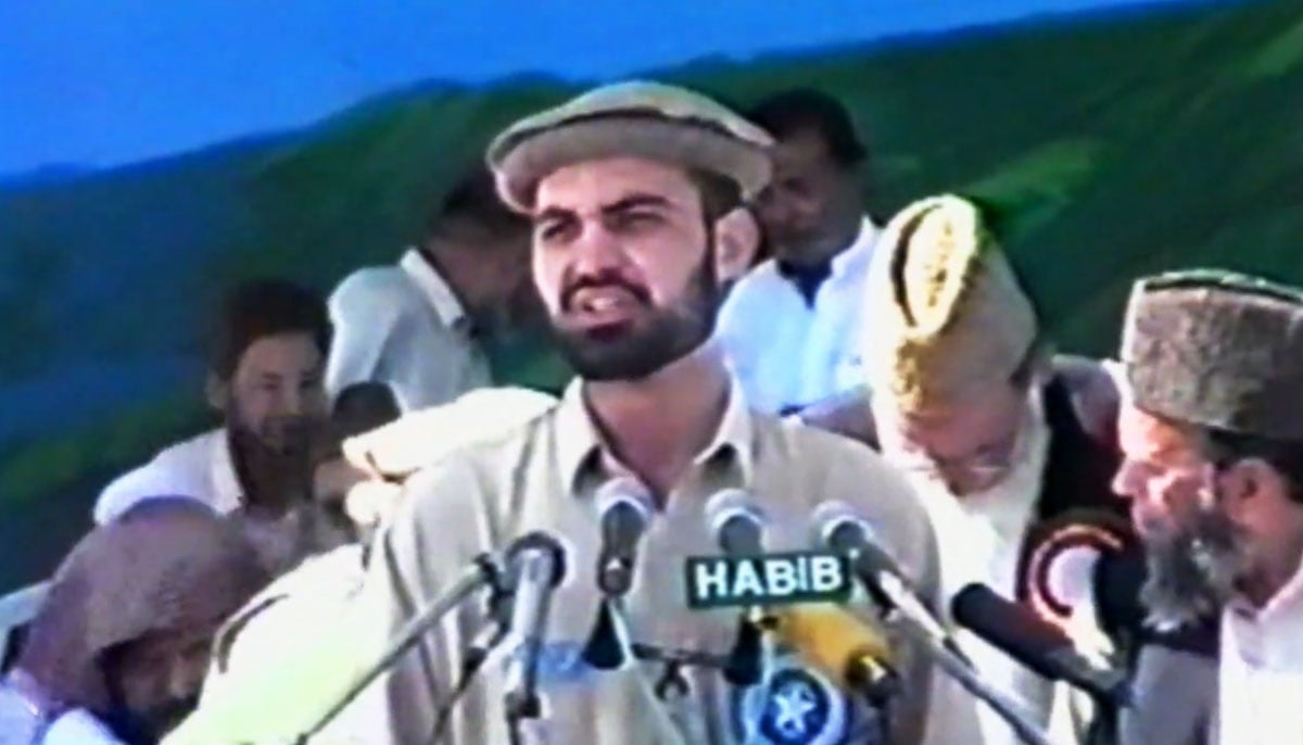 A young Hafiz Naeem ur Rehman addresses a public gathering as Islami Jamiat-e-Talabas Nazim-e-Aala in 1998, in this still taken from a video. — Daily Motion/Dr Faiyaz Alam