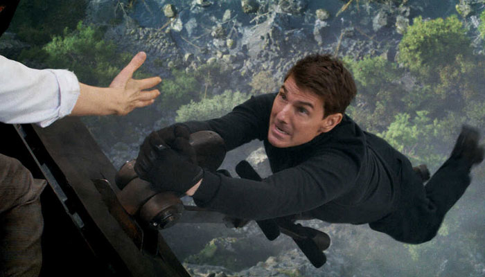 New photo shows Tom Cruise embarks on wildest mission at landmark site?