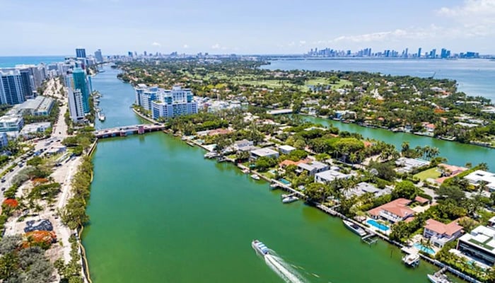 This image shows Indian Creek Florida where Jeff Bezos and Lauren Sanchez brought their mansions. — Hello Magazine
