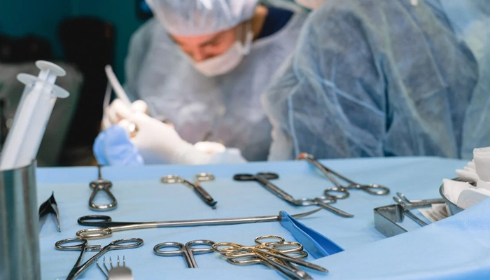 A representational image of doctors performing a surgery. Experts say the kidney transplant from pig to human has unleashed a new era in medicine. — Pexels