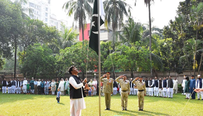 High Commissioner Syed Ahmed Maroof hoisted national flag to mark the Pakistan Day. Paying tribute to the historic struggle for Pakistans creation, the HC urged for realising vision of founding fathers. —X/PakinBangladesh