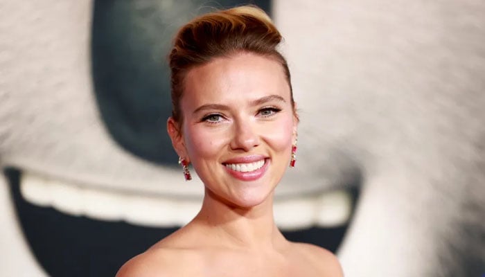Scarlett Johansson in talks for new Jurassic movie