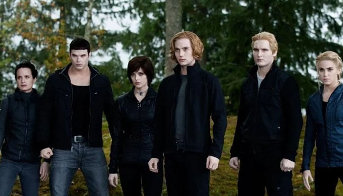 ‘Twilight’ cast reunited to do a TikTok challenge and a snap with silly poses