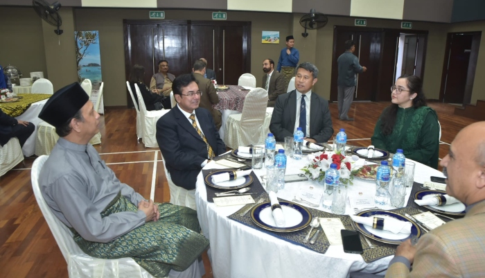 High Commissioner of Malaysia to Pakistan, Ambassador Mohammad Azhar Mazlan is talking to the participants of the event. —press release