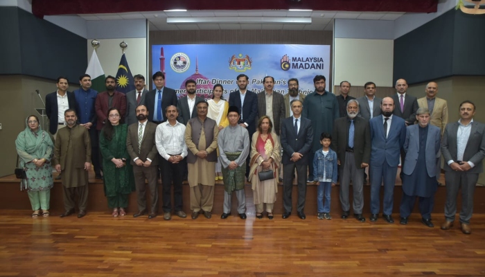 High Commissioner of Malaysia to Pakistan, Ambassador Mohammad Azhar Mazlan (centre) with participants ofIftar Dinner Reception for Pakistans former participants of MTCP at Malaysian High Commission in Islamabad on March 28, 2024. —press release