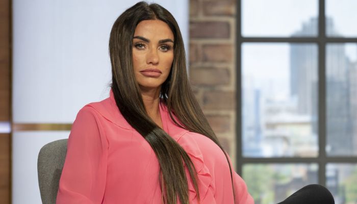 Katie Price subtly criticizes exes while praising single moms