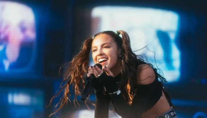 Olivia Rodrigo channels inner emotions at iHeartRadio Awards