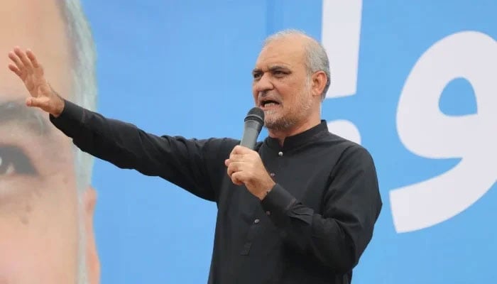 JIs Hafiz Naeem addressing a political rally in Karachi on February 4, 2024. — Facebook/HafizNaeemRehman