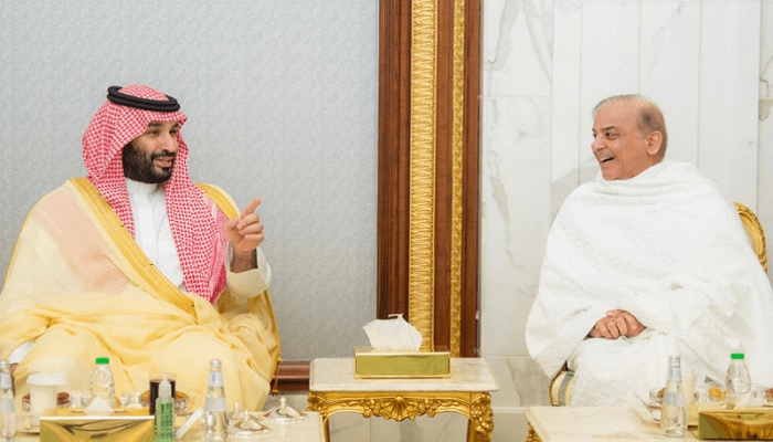 Crown Prince and Prime Minister of Saudi Arabia Mohammed bin Salman and Prime Minister Shehbaz Sharif exchange views during their meeting in Makkah, on April 7, 2024. — SPA
