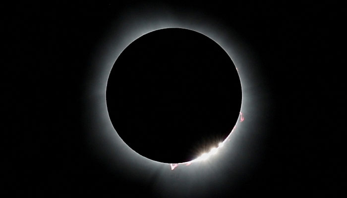 The moon blots out the sun as seen from Carbondale, Illinois, REUTERS