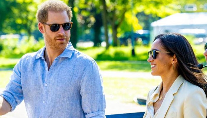 Meghan Markle forces romance with Harry, thinks she is in Suits