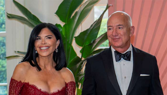 Amazon CEO Jeff Bezos and his fiancée Lauren Sanchez grace White House state dinner for Japanese PM. — Reuters/File