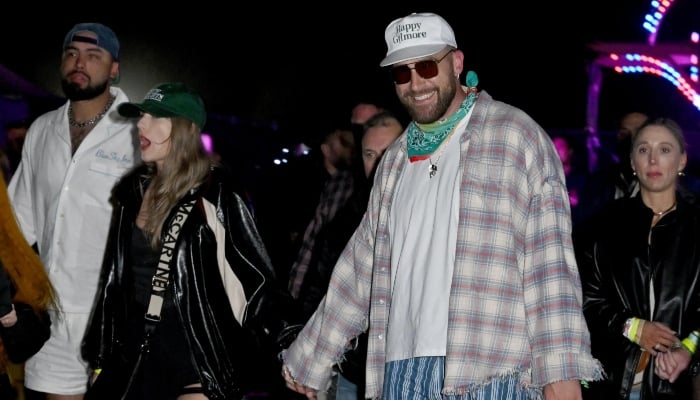 Photo: Travis Kelce jokes about Taylor Swifts Coachella hat