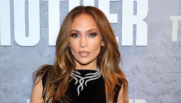 Photo: Jennifer Lopez turns a deaf ear to bad press after latest failure?