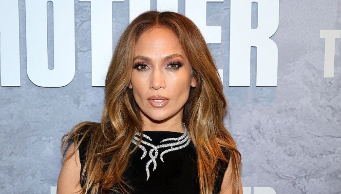 Photo:Jennifer Lopez turns a deaf ear to bad press after latest failure?