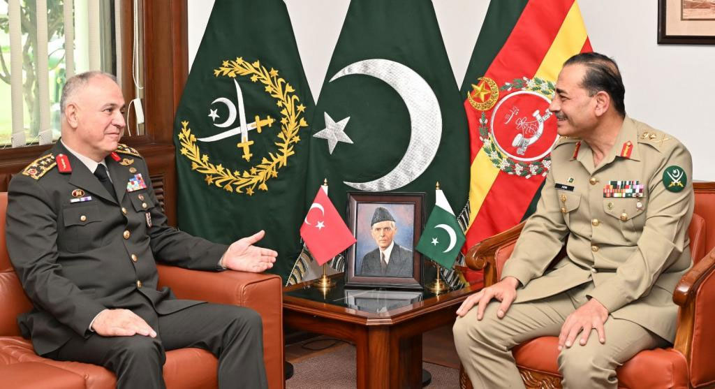 Gen Munir (right) in the meeting with his Turkish counterpart on April 18, 2024. — ISPR