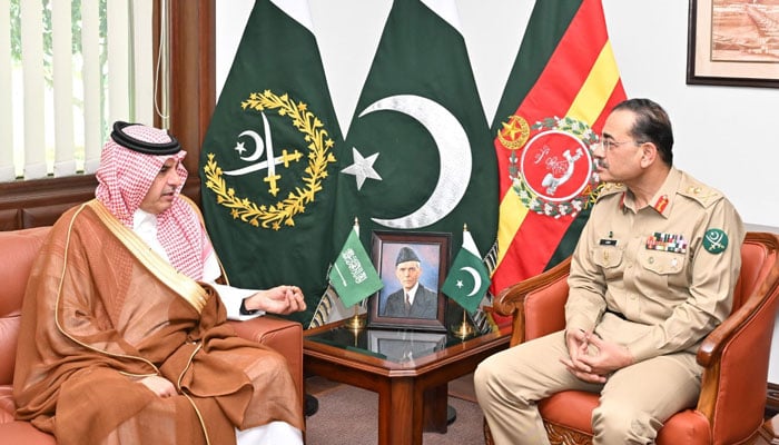 Chief of Army Staff General Asim Munir with Saudi Arabia’s Assistant Minister of Defence Major General (Engineer) Talal Bin Abdullah Al-Otaibi at the General Headquarters (GHQ)in Rawalpindi. — ISPR