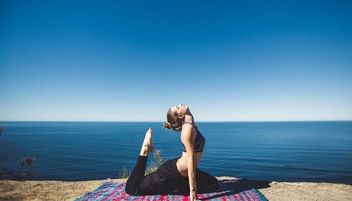 6 simple yoga poses to reduce pain