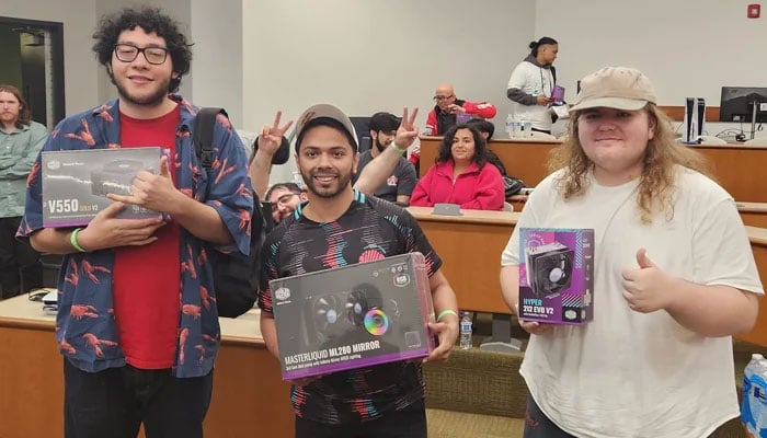 Arslan Ash (centre) defeated Dr.theJAKEMAN in the grand final 3-0. - X/@CPPFGC