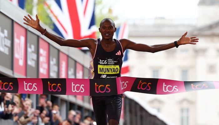 Alexander Mutiso Munyao won mens race in London Marathon. — Reuters