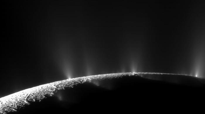 Zullen experts leven vinden op Saturnusmaan Enceladus?