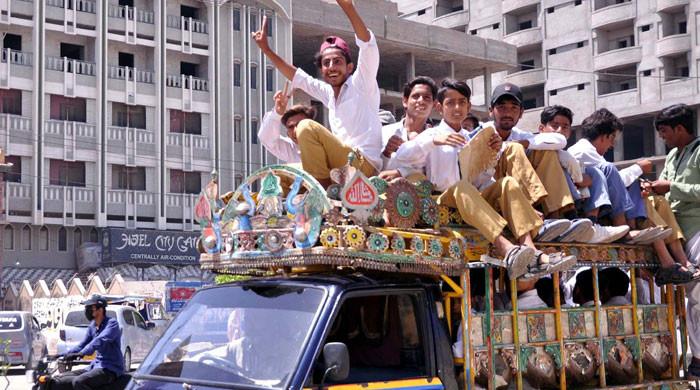Schoolchildren suffer as roads remain ‘blocked' in Karachi