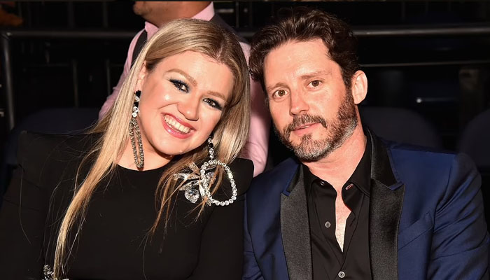 Kelly Clarkson’s pals think the star should be dating again after Brandon Blackstock split