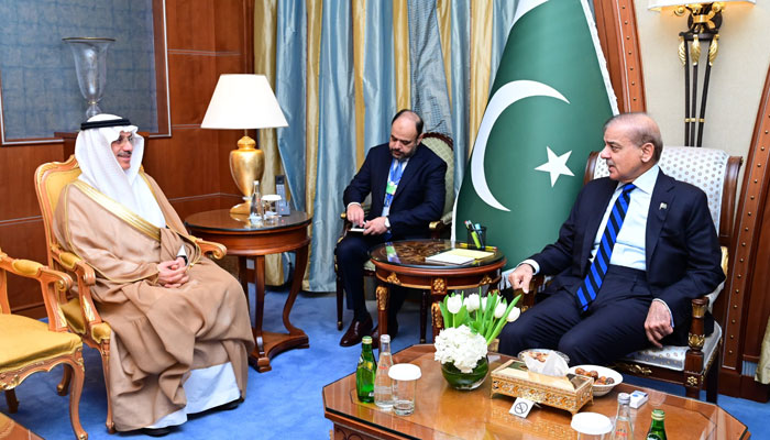 PM Shehbaz Sharif (right) meets IDB President Muhammad Sulaiman Al Jasser in Riyadh on April 28, 2024. — X/@PTVNewsOfficial