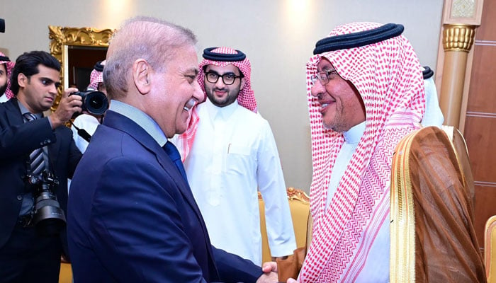 PM Shehbaz interacts with Mohammed bin Mazyad Al-Tuwaijri, Advicor at the Saudi Royal Court and Gen Sec of Saudi-Pak Supreme Coordination Coundil on April 27, 2024. — PID