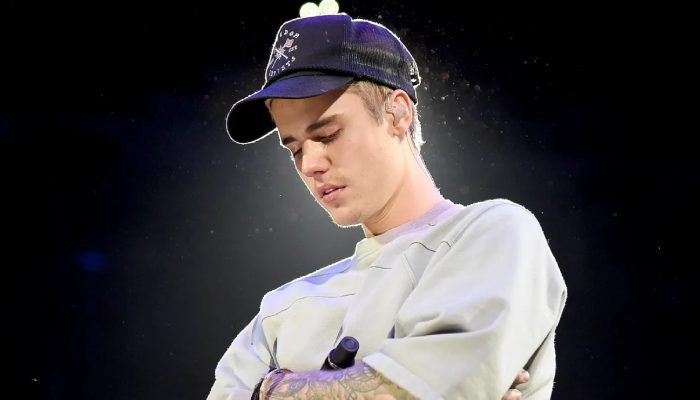 Justin Bieber sparks concern with crying snaps: See pic