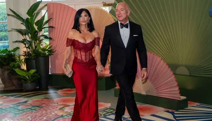 Jeff Bezos's fiancee Lauren Sanchez getting Met Gala help from fashion guru?