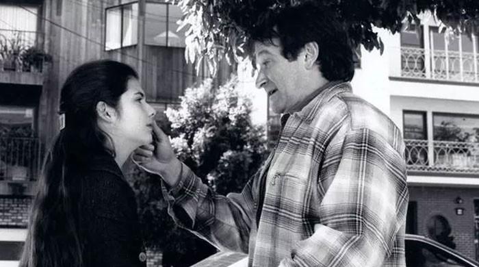 Lisa Jakub actress recalls getting helped by Robin Williams after getting 'thrown out of school' - Vimarsana News