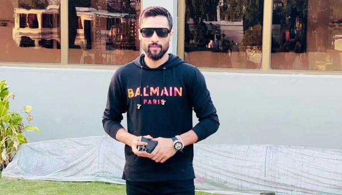 Amir to miss first T20I against Ireland despite joining team in Dublin today