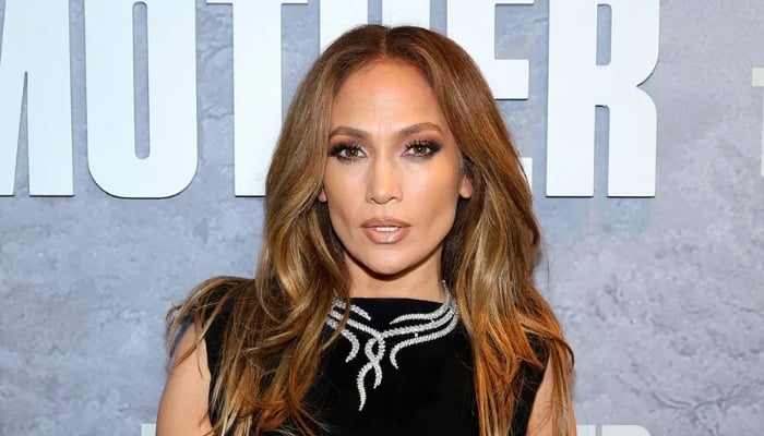 Jennifer Lopez slammed for treating reporter like 'peasant'