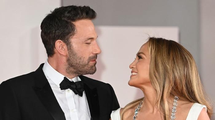 Jennifer Lopez, Ben Affleck react to divorce rumours - Vimarsana News