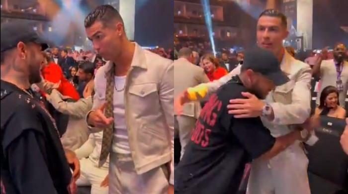 WATCH: Cristiano Ronaldo hugs Neymar at Oleksandr Usyk vs Tyson Fury fight - Vimarsana News