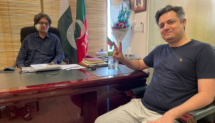 Surfacing after months, PTIs Hammad Azhar escapes police arrest in Islamabad