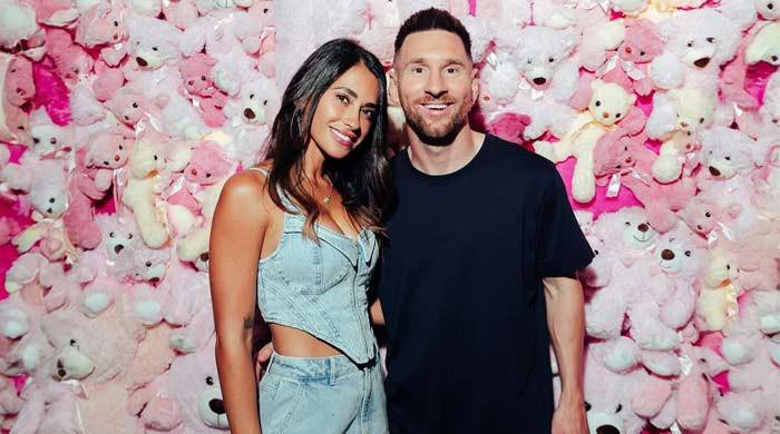 Lionel Messi lets loose during night out with wife Antonela Roccuzzo - Vimarsana News