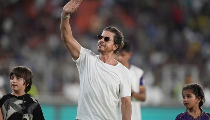 Shah Rukh Khan hospitalization for heatstroke: report