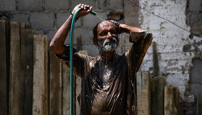 Karachi, parts of Sindh sizzle as temperatures soar above normal ranges