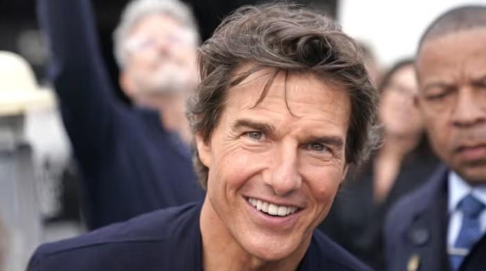 Tom Cruise flashes fake 'million dollar smile' as new stresses appear? - Vimarsana News