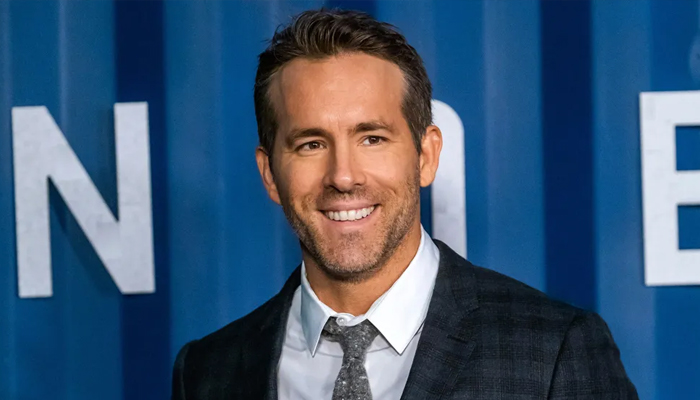 Ryan Reynolds thinks of THIS comedian outta nowhere